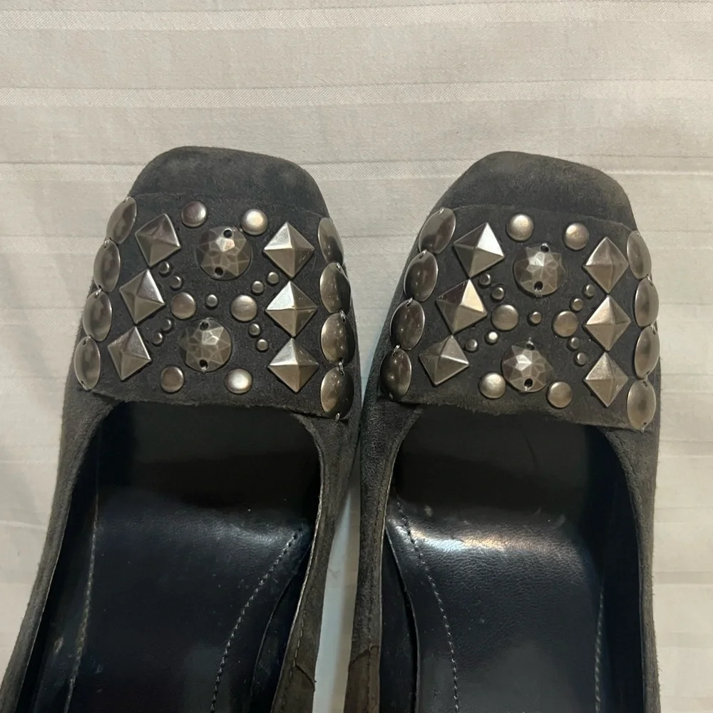 BCBG Galena Grey Suede Studded Jeweled Square Toe Heels Pumps SZ 6.5